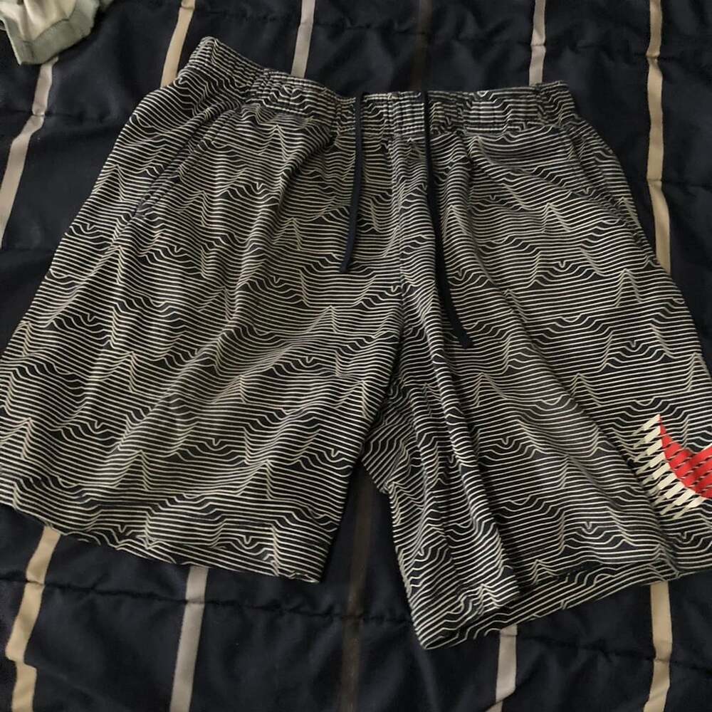 Nike Wave Graphic Athletic Shorts Size XL Navy Blue